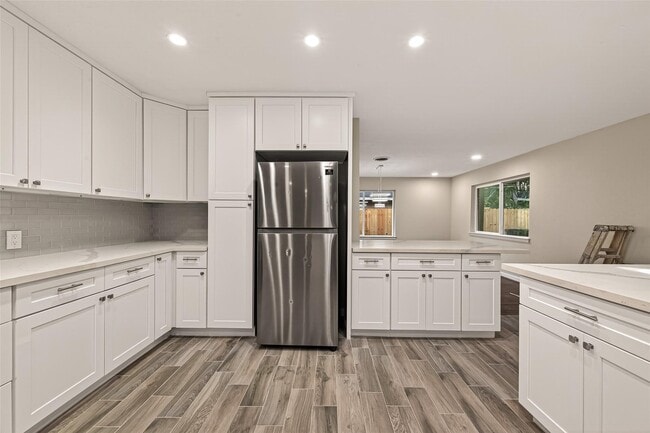Building Photo - 11206 Huggins Dr