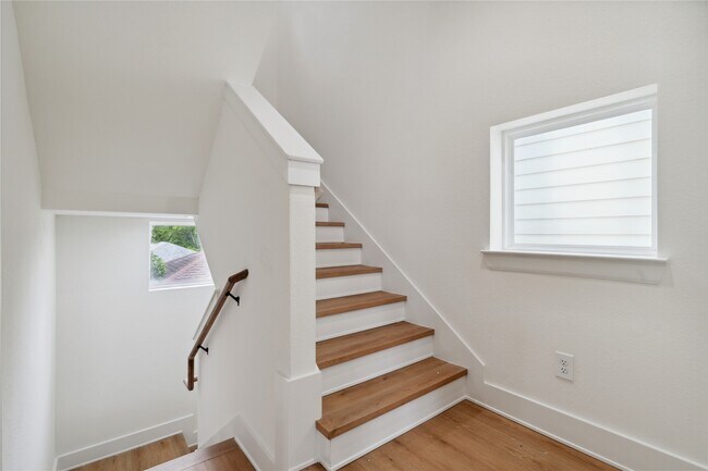 Building Photo - 4631 Balkin St