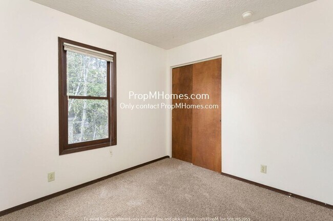 Building Photo - 1102 SE Umatilla St