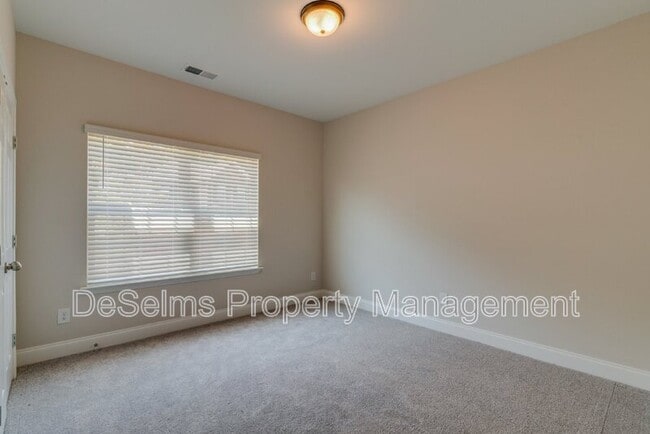 Building Photo - 127 Auxley Ct