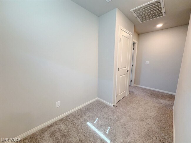 Building Photo - 7534 W Diablo Dr