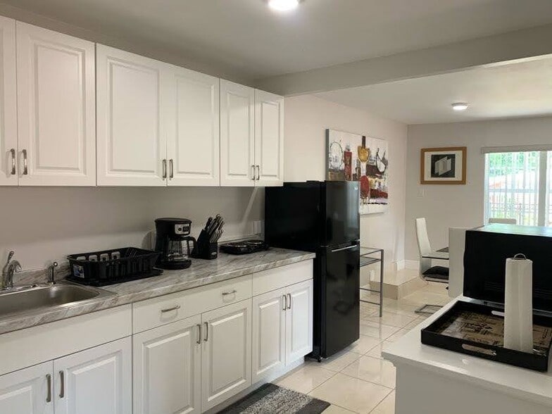 Building Photo - 372 NE 162nd St