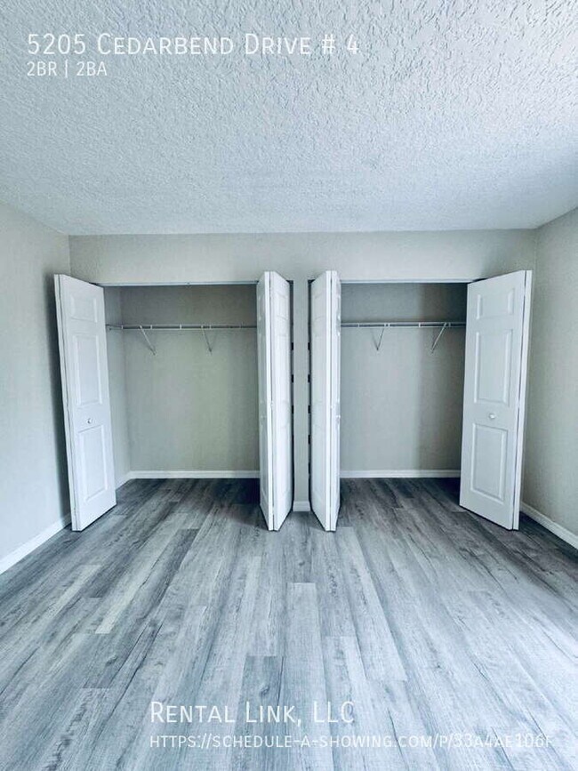 Building Photo - 5205 Cedarbend Dr