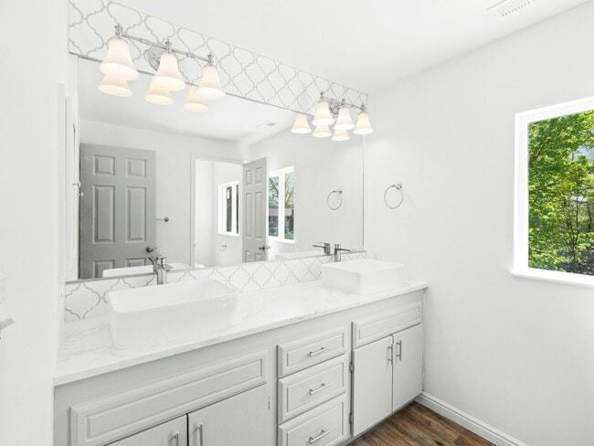 Building Photo - 1630 Ridgemark Dr