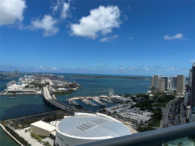 Building Photo - 900 Biscayne Blvd