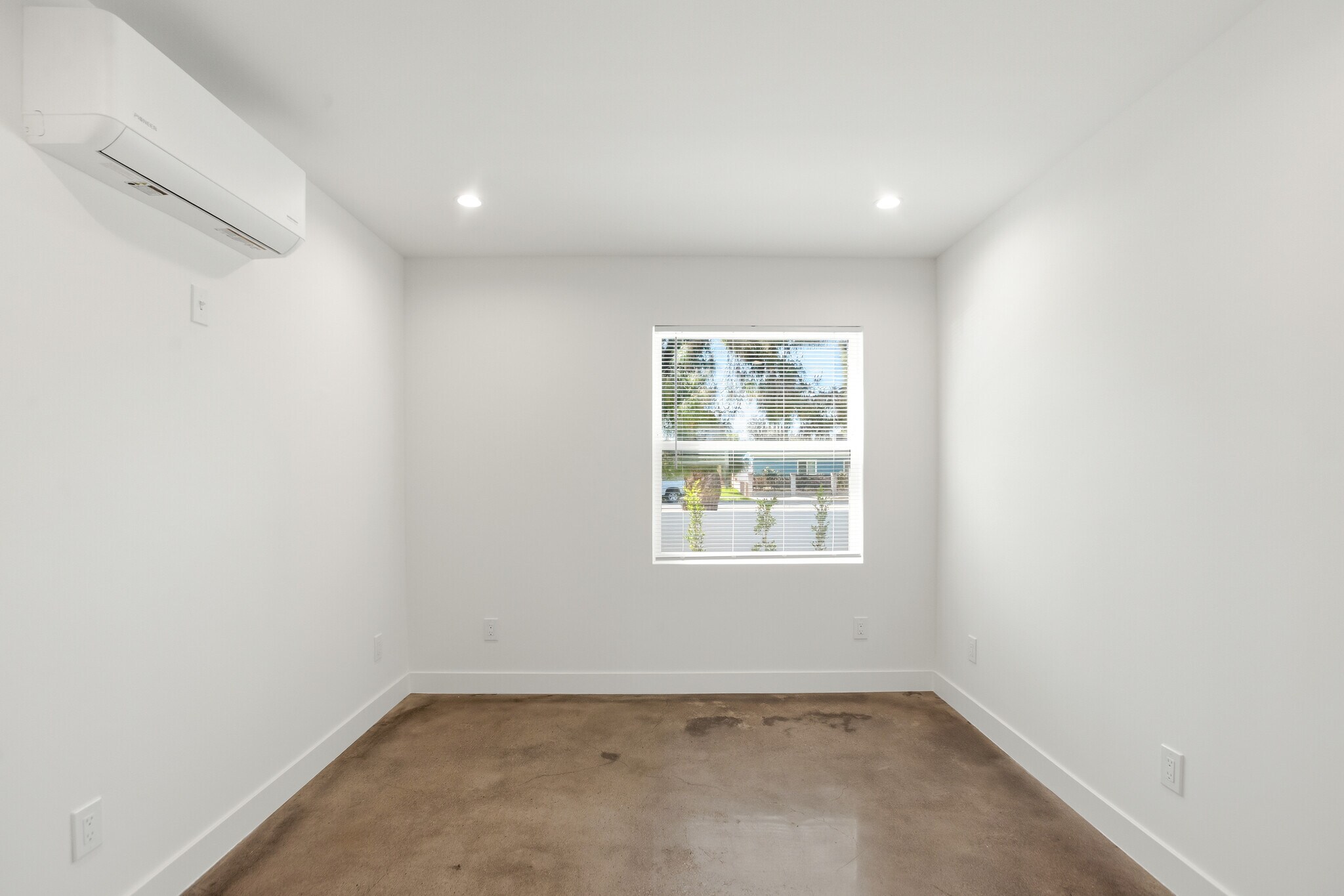 Bedroom - 7314 Fallbrook Ave