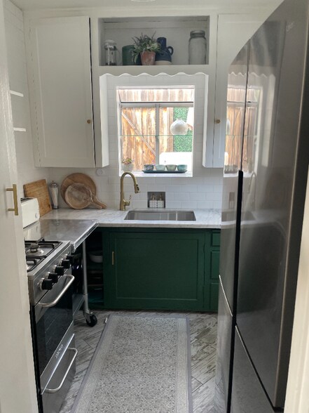 Building Photo - 1828 Guy St