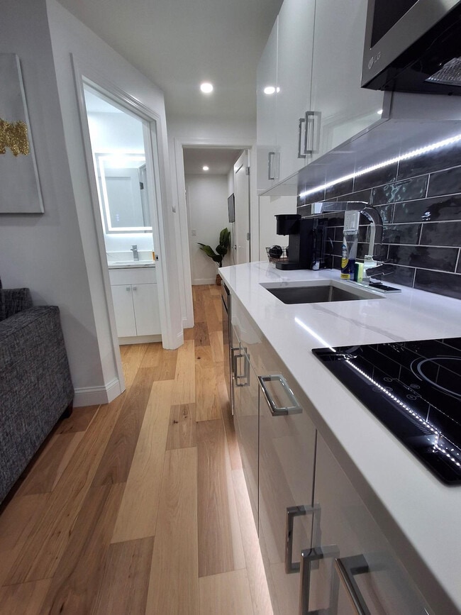 Building Photo - 17 Mt Pleasant Ave