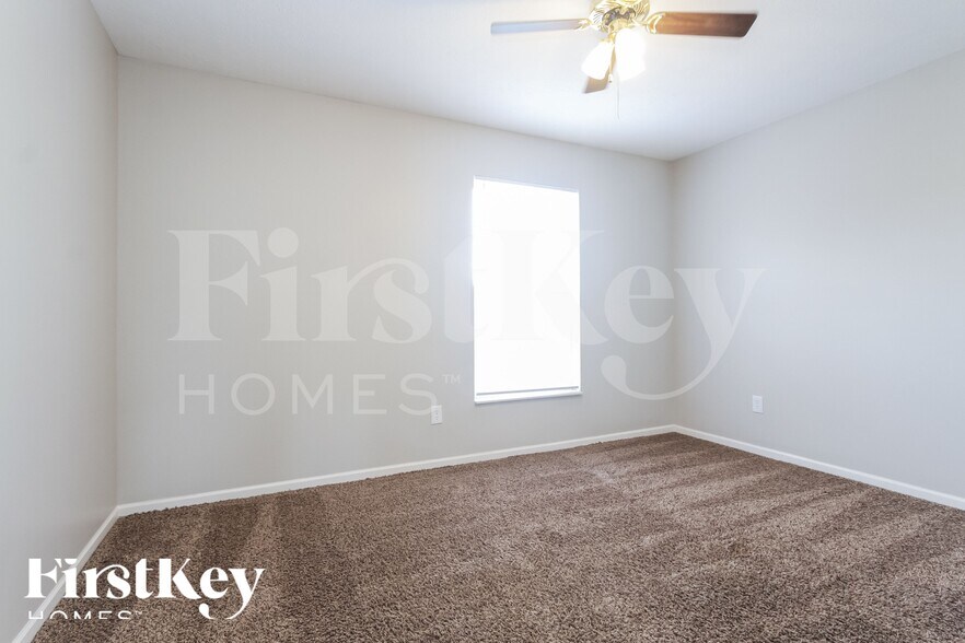 Building Photo - 7474 Carnation Ln