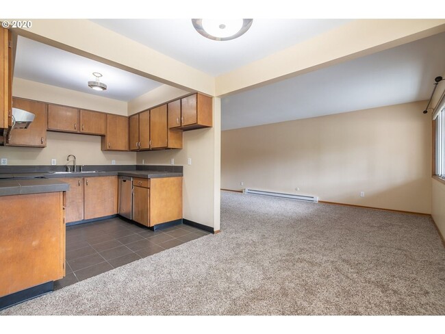 Building Photo - Great Condo in NE Portland - Irvington!