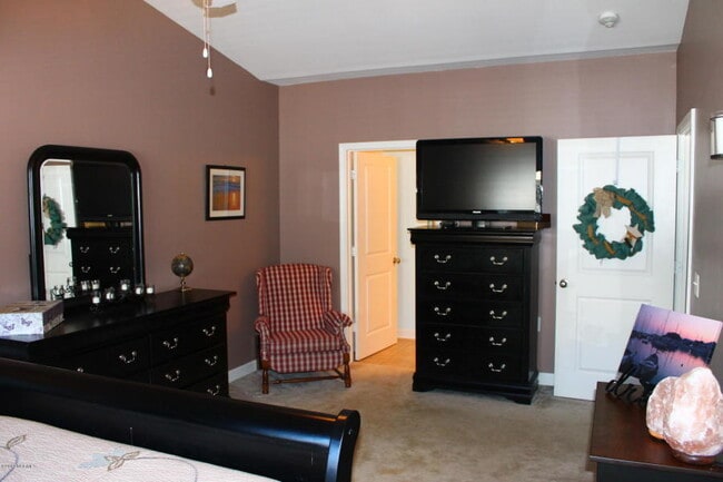 Building Photo - Beautiful 2 Bedroom 2 Bathroom Located in ...