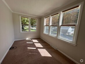 Building Photo - 2+ bedroom house $750