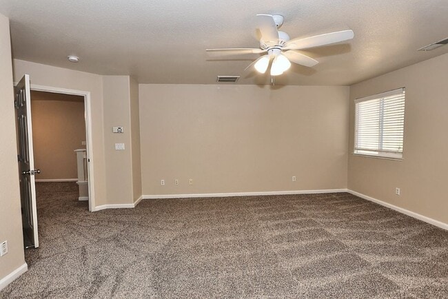 Building Photo - Beautiful 4 Bed 3 full bath Natomas Home!!