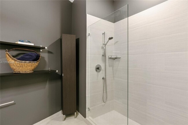 Building Photo - 2669 S Bayshore Dr