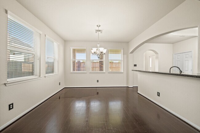 Building Photo - 4027 Waterford Ln