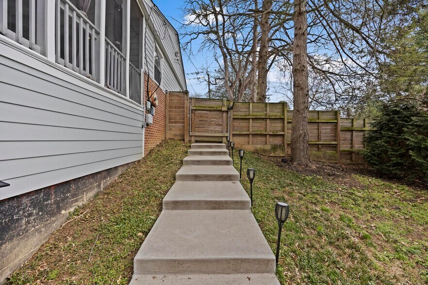 Building Photo - 8312 Savage Guilford Rd