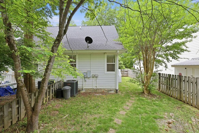 Building Photo - 67 Covered Bridge Dr