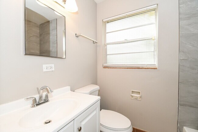 Building Photo - 8004 Patou Dr S