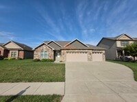 Building Photo - Luxury Home off of Coyote Crossing Golf Cl...