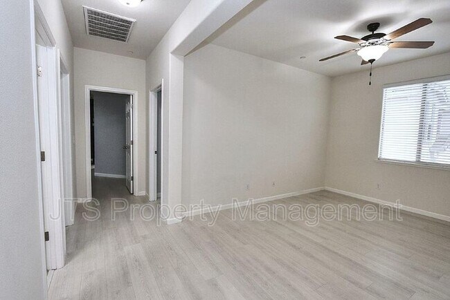 Building Photo - 9200 Rioja St