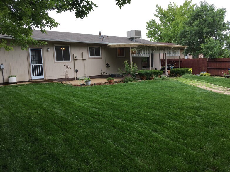 Building Photo - 9178 Dudley St