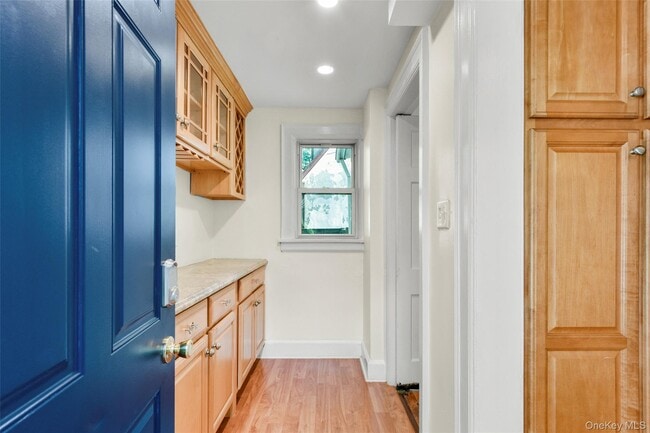 Building Photo - 506 Siwanoy Pl