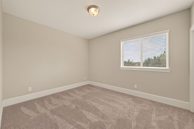 Building Photo - 11905 Wedemeyer Way