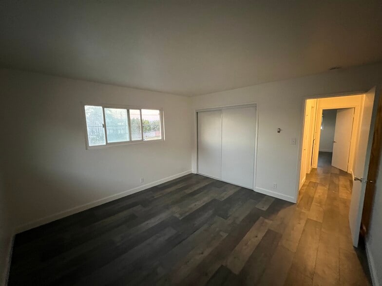 Building Photo - 420 E Pleasant Valley Rd