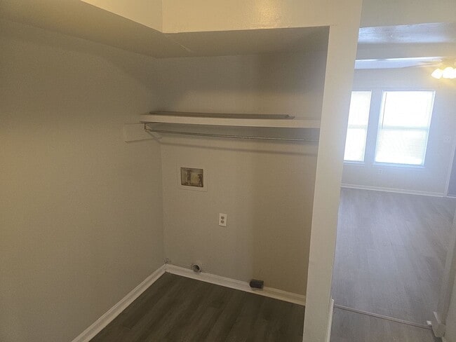 Building Photo - Near Prisma Health 2 bed 1.5 bath Townhome