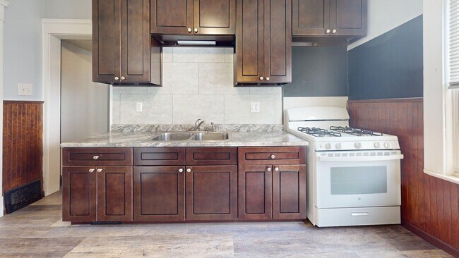 Building Photo - 3590 W 47th St