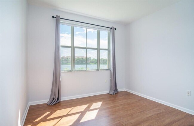 Building Photo - 4404 SW 160th Ave