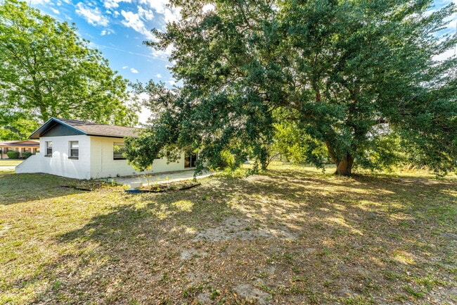 Building Photo - 2160 Fairlane Dr