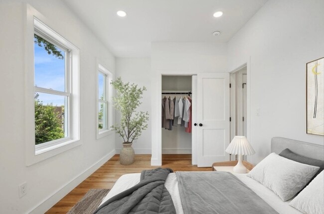 Building Photo - 215 Harrison Ave