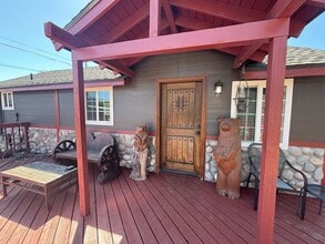 Building Photo - Completed remodeled stand alone 2 Bedroom ...