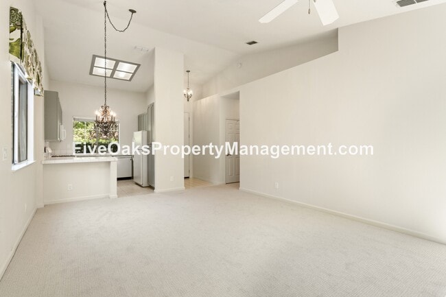 Building Photo - 885 Rathbone Cir