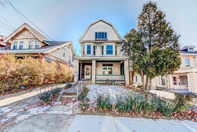 Building Photo - 426 Edgemont St