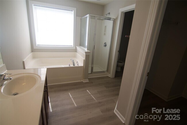 Building Photo - 14813 Provence Ln