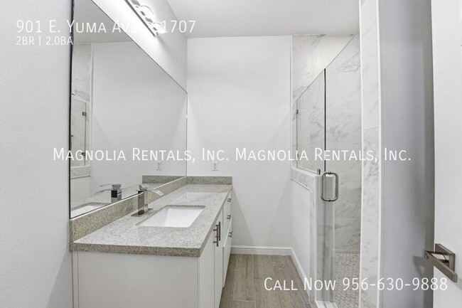 Building Photo - 901 E Yuma Ave