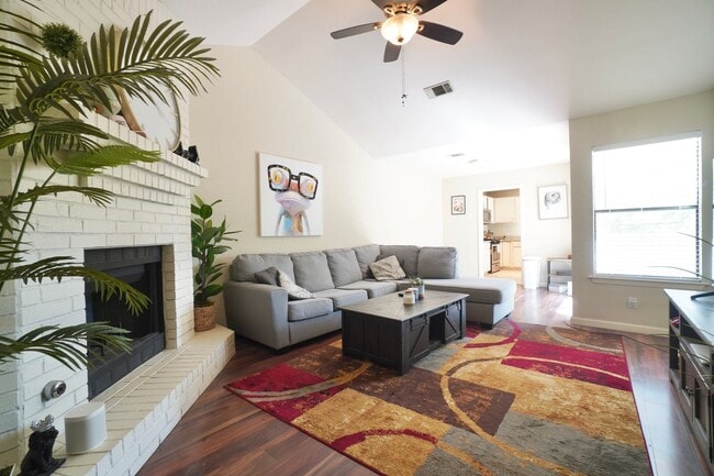 Building Photo - 2603 Garrettson Dr