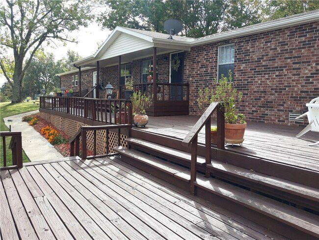 Building Photo - 101 SW Campbell Rd