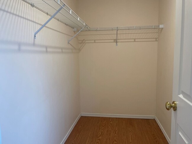 Building Photo - Charming Rambler