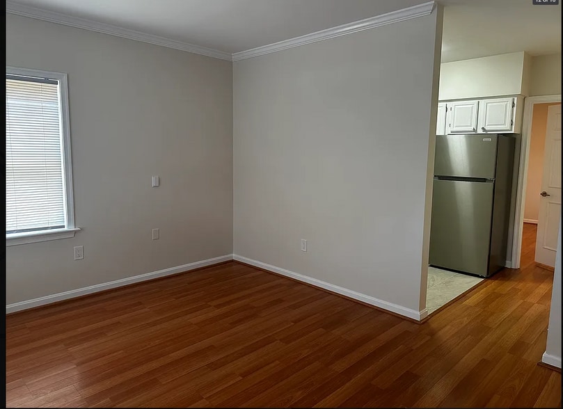 Living room - 2530 Fairfax Dr