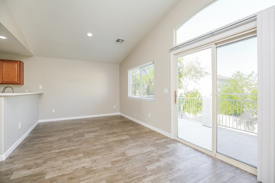 Building Photo - 5347 S Galanthus St