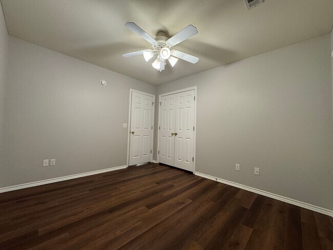 Building Photo - ***1582 Willowbrook Dr***