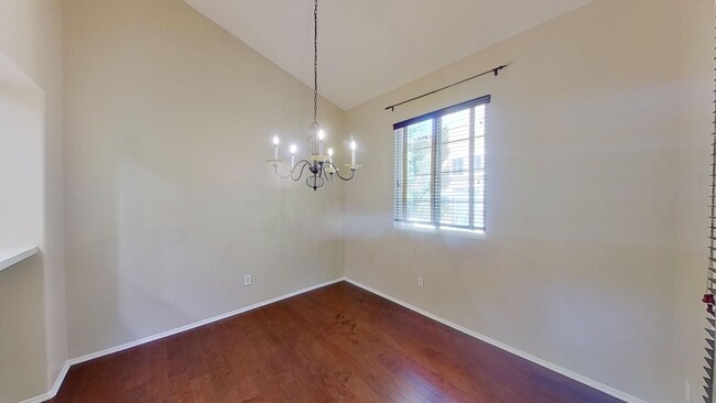 Building Photo - Spacious 1 Bed 1 Bath Condo in Irvine!