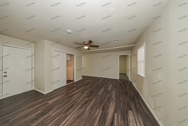 Building Photo - 3201 SW 49th St