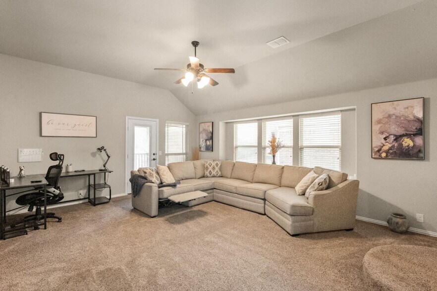 Building Photo - 7243 Neblina Dr