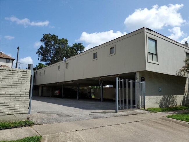 Building Photo - 2020 W Main St