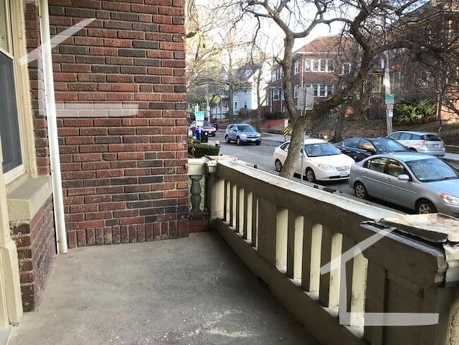 Building Photo - Amazing 2 bed 1 bath in Allston....