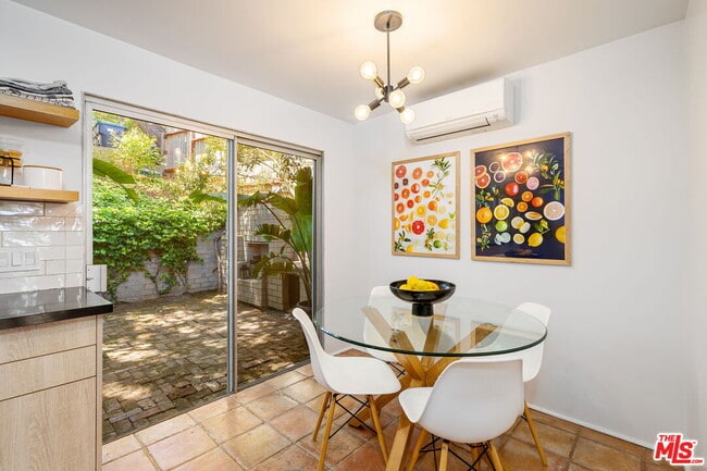 Building Photo - 19783 Valley View Dr